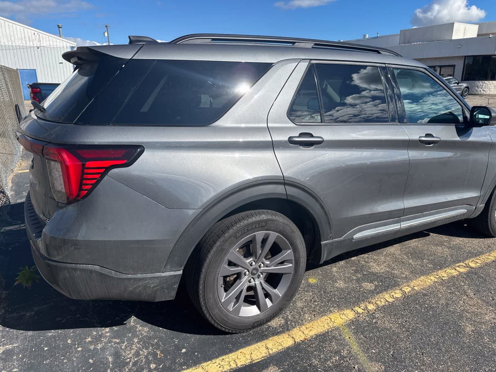Used 2025 Ford Explorer Active w/ Active Comfort Package AWD/4WD image 13