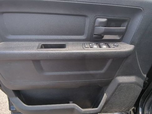 Used 2021 RAM 2500 Tradesman w/ Chrome Appearance Group AWD/4WD image 11