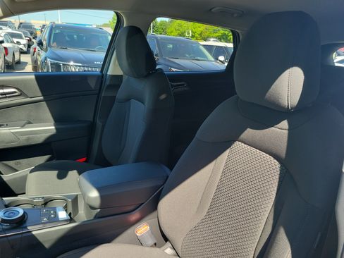 New 2026 Kia Sportage LX FWD image 16