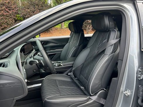 Used 2026 Cadillac Lyriq V w/ LPO, Floor Liner Package AWD/4WD image 39
