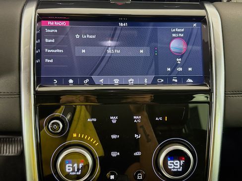 Used 2020 Land Rover Discovery Sport S image 17