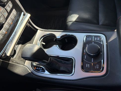 Used 2019 Jeep Grand Cherokee Trailhawk w/ Trailhawk Luxury Group image 36