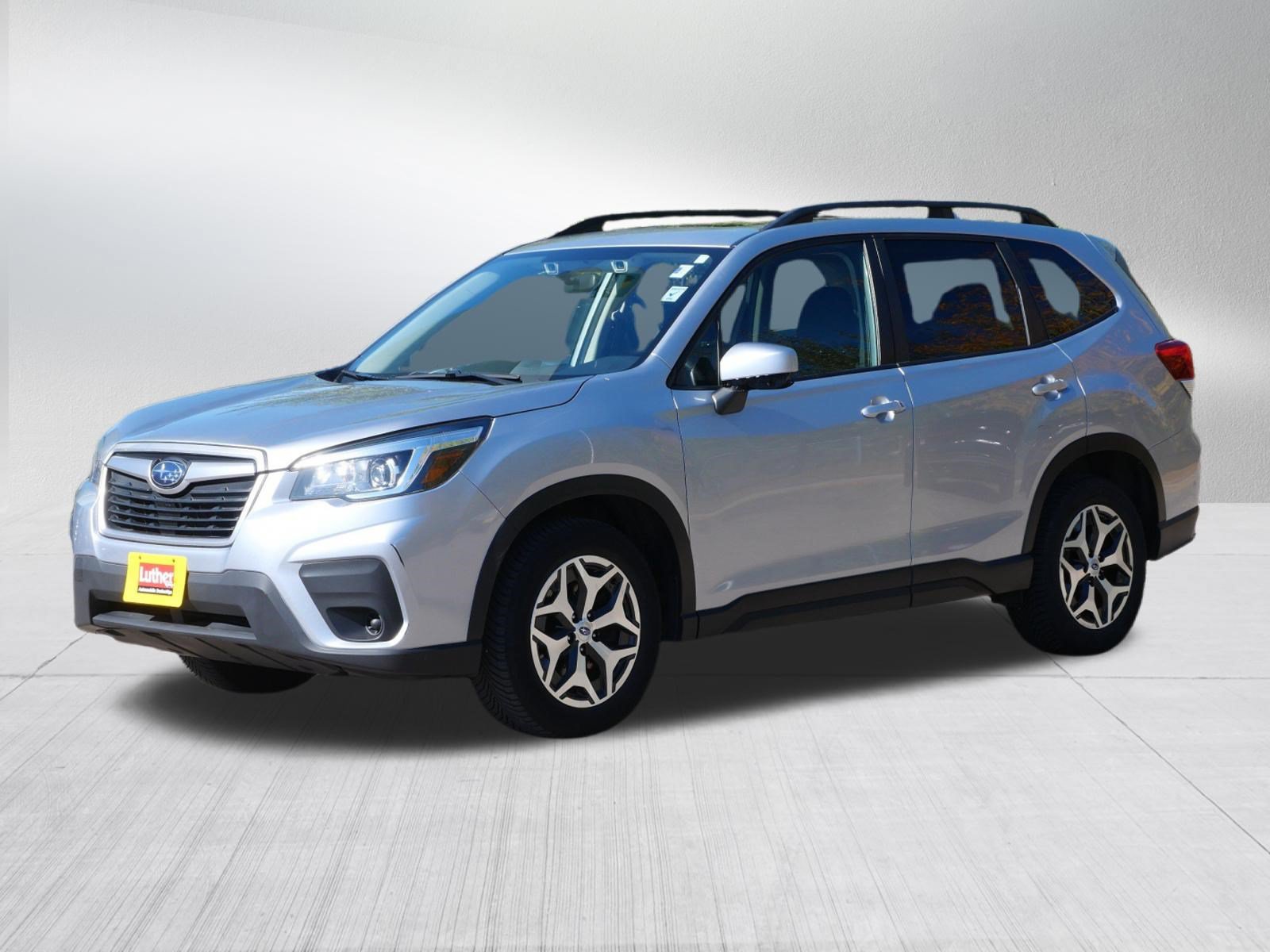 Used 2019 Subaru Forester Premium AWD/4WD image 3