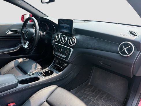 Used 2018 Mercedes-Benz CLA 250 4MATIC image 32