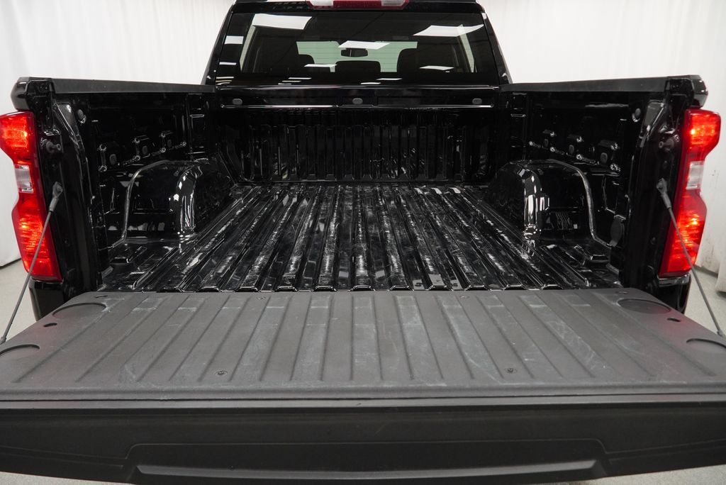Used 2024 Chevrolet Silverado 1500 LT AWD/4WD image 36