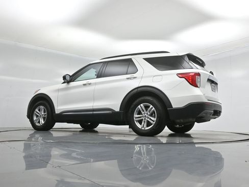 Certified 2021 Ford Explorer XLT image 52