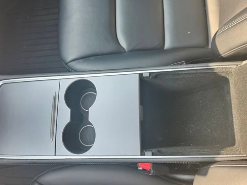 Used 2022 Tesla Model Y Performance AWD/4WD image 16