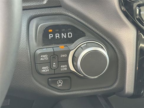Used 2025 RAM 1500 Big Horn AWD/4WD image 30