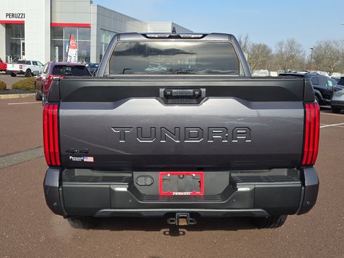 Used 2022 Toyota Tundra SR5 w/ SR5 Convenience Package image 4