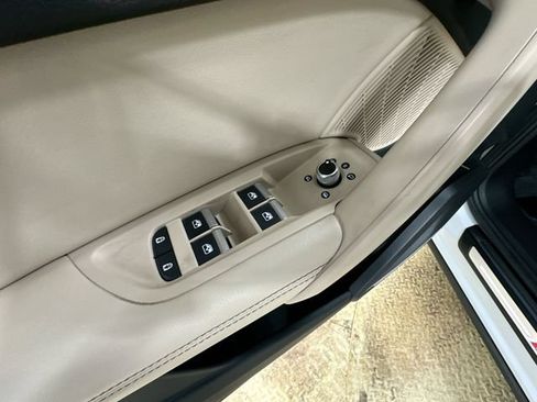 Used 2022 Audi Q5 e Premium Plus AWD/4WD image 16