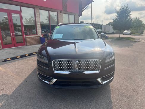 Used 2020 Lincoln Nautilus FWD image 2