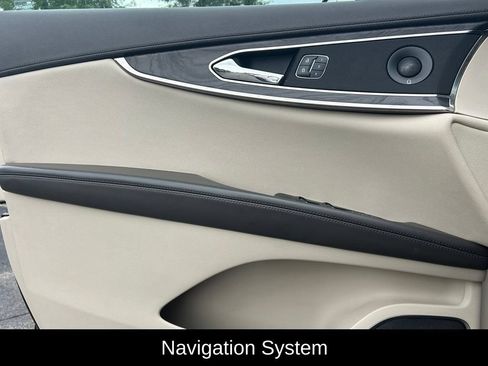 Used 2020 Lincoln Nautilus Reserve AWD/4WD image 6