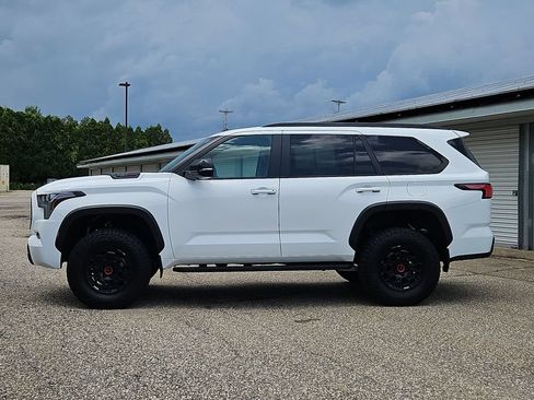 Used 2025 Toyota Sequoia TRD Pro AWD/4WD image 2