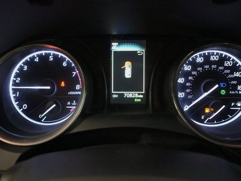 Certified 2018 Toyota Camry LE w/ Convenience Package image 25