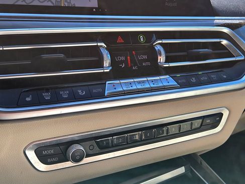 Used 2021 BMW X5 xDrive40i w/ M Sport Package AWD/4WD image 24