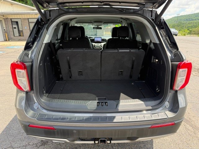 Used 2023 Ford Explorer XLT w/ Equipment Group 202A AWD/4WD image 6