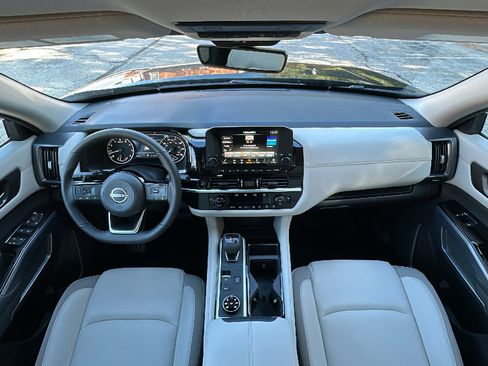 New 2025 Nissan Pathfinder SL image 16