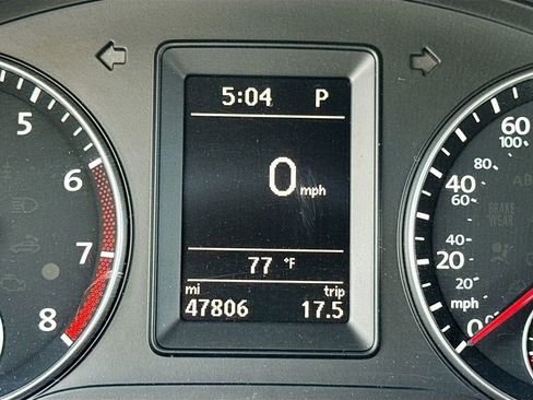 Used 2014 Volkswagen Eos w/ Sport Package FWD image 12