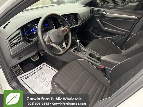 Used 2023 Volkswagen Jetta Sport image 12