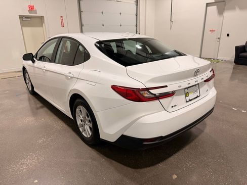 Used 2025 Toyota Camry LE image 7
