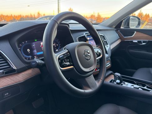 Used 2025 Volvo XC90 B6 Plus image 20
