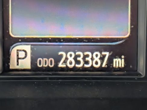 Used 2016 Toyota Camry LE image 12