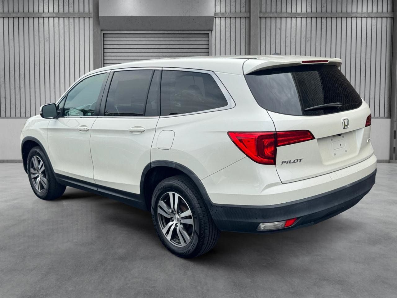 Used 2018 Honda Pilot EX image 32