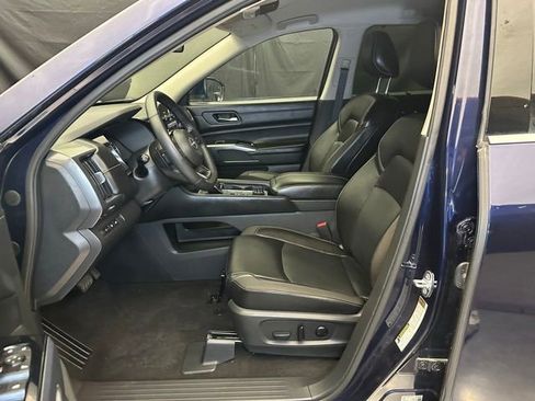 Used 2023 Nissan Pathfinder SL AWD/4WD image 21