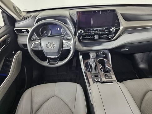 Used 2020 Toyota Highlander Limited AWD/4WD image 22