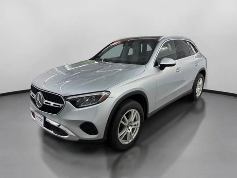 Used 2023 Mercedes-Benz GLC 300 4MATIC image 4