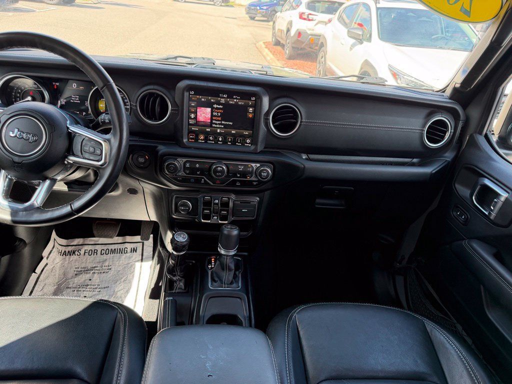 Used 2023 Jeep Wrangler Unlimited Sahara w/ Cold Weather Group AWD/4WD image 21