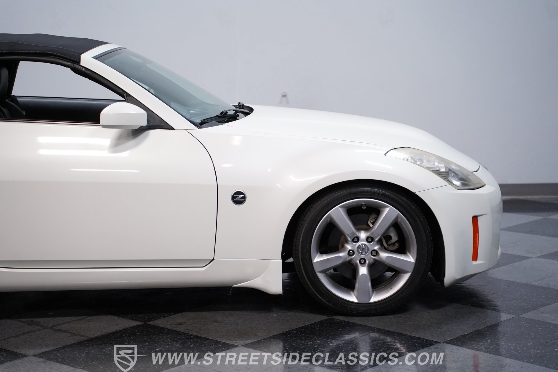 Used 2007 Nissan 350Z Touring RWD image 24