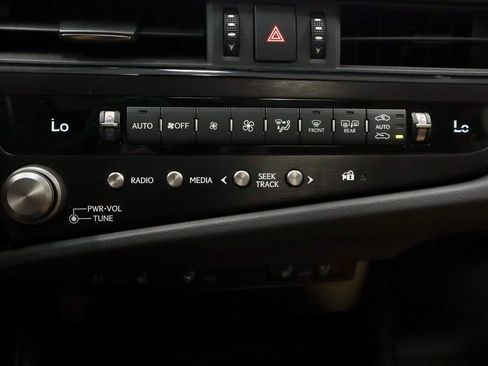 Used 2023 Lexus ES 250 w/ Premium Package image 32