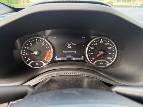 Used 2020 Jeep Renegade Trailhawk w/ UConnect 8.4 Nav Group AWD/4WD image 13