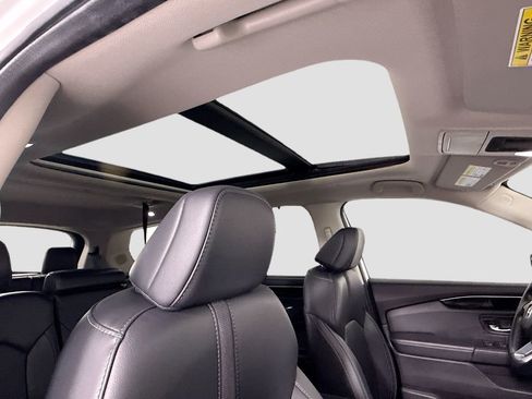 Certified 2024 Honda Pilot Touring image 19