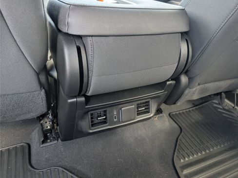 Used 2022 GMC Sierra 1500 Elevation image 30