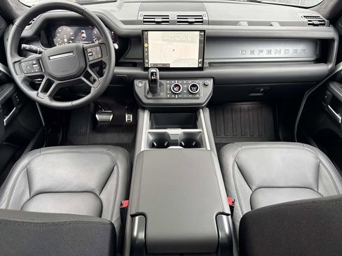 Used 2025 Land Rover Defender 110 V8 AWD/4WD image 17