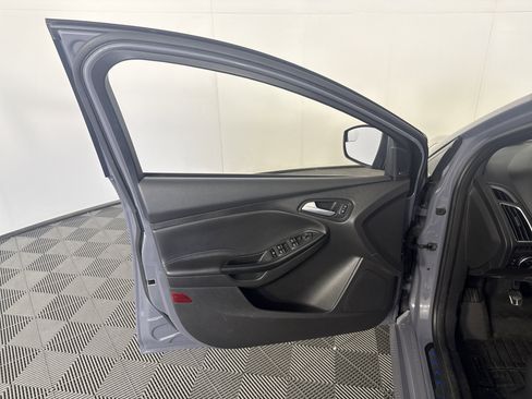 Used 2017 Ford Focus RS AWD/4WD image 15