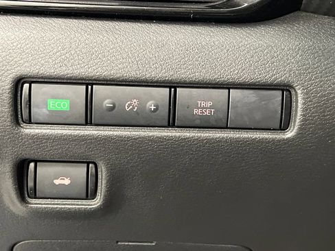 Used 2024 Nissan Sentra SV FWD image 41