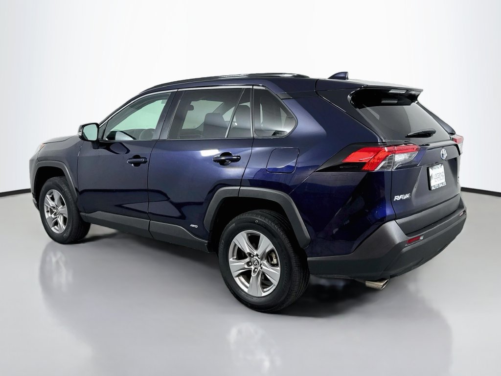 Used 2023 Toyota RAV4 XLE AWD/4WD image 6