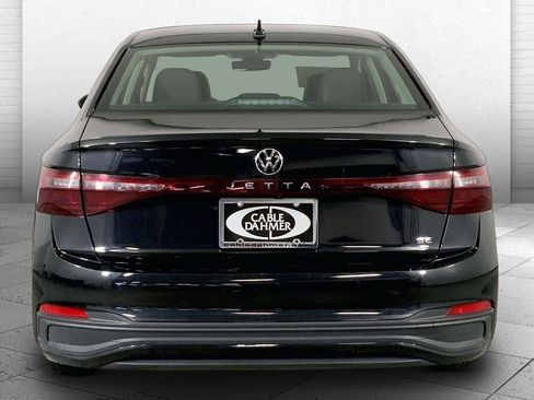 Used 2025 Volkswagen Jetta SE FWD image 3