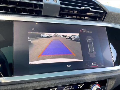 Used 2022 Audi Q3 2.0T Premium image 24