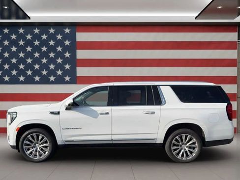 Used 2022 GMC Yukon XL Denali image 2