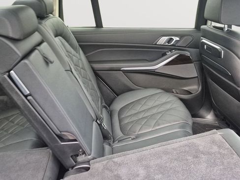 Used 2024 BMW X7 xDrive40i image 46