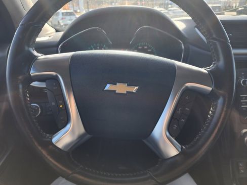 Used 2017 Chevrolet Traverse LT image 18