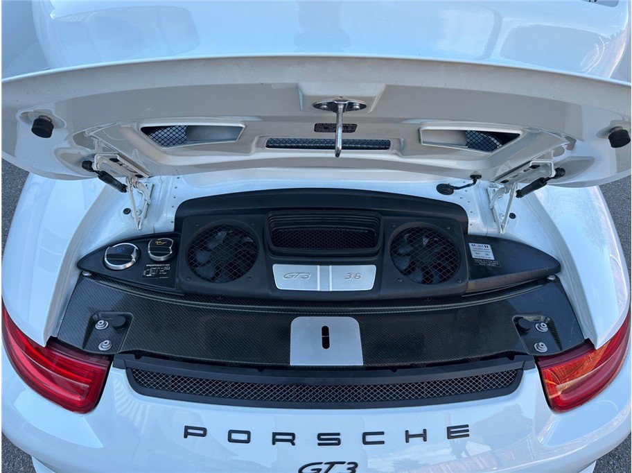 Used 2014 Porsche 911 GT3 w/ Carbon Interior Package RWD image 17