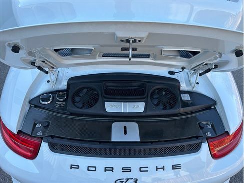 Used 2014 Porsche 911 GT3 w/ Carbon Interior Package RWD image 17