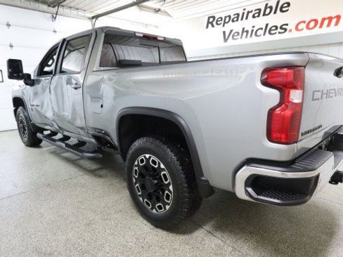 Used 2026 Chevrolet Silverado 2500 LT w/ All Star Edition AWD/4WD image 3