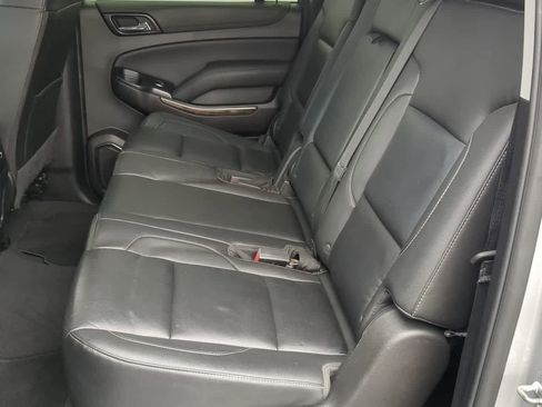 Used 2019 Chevrolet Suburban LT image 19