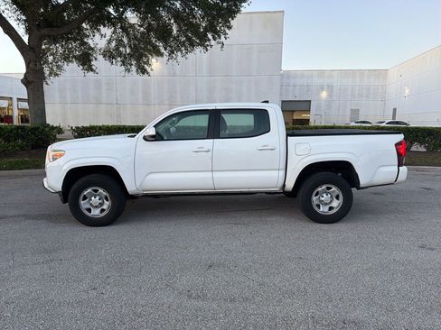 Used 2018 Toyota Tacoma SR w/ SR Convenience Package RWD image 2